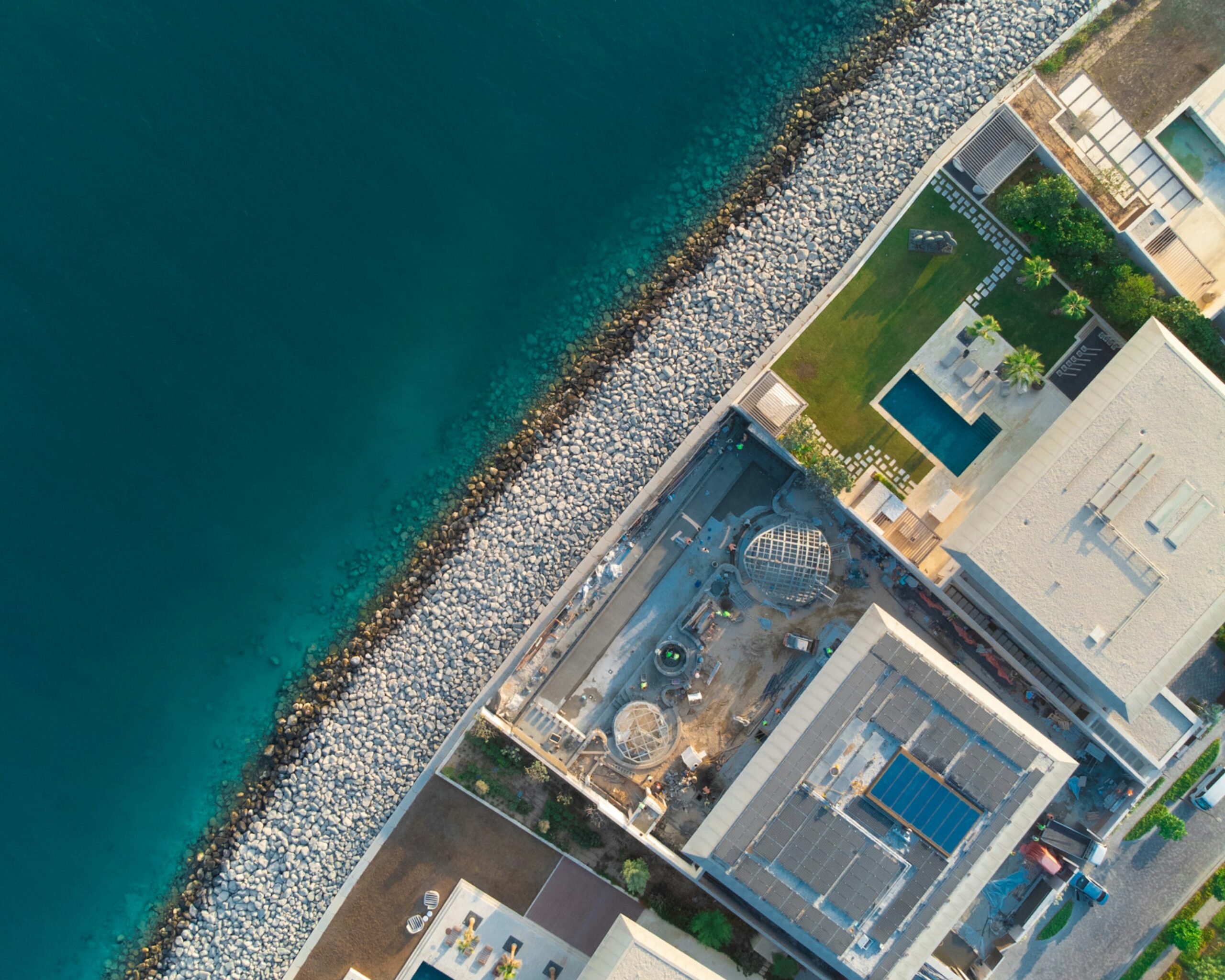 overhead view of emirates hills villa